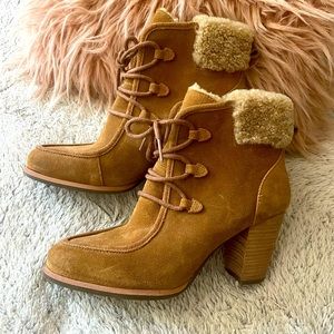 UGG Annalise Bootie Size 8
